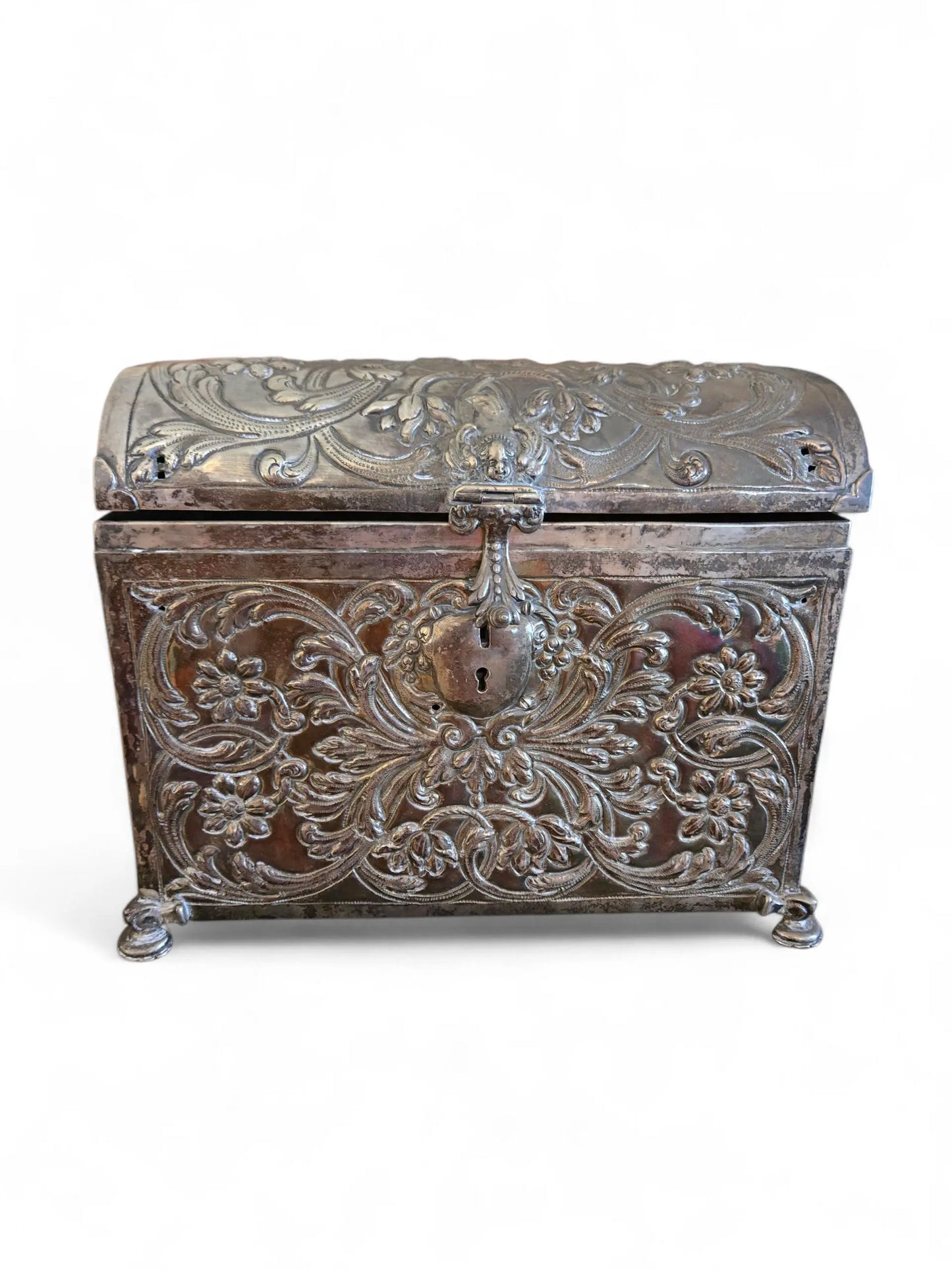 Antique silver repousse cask aklt