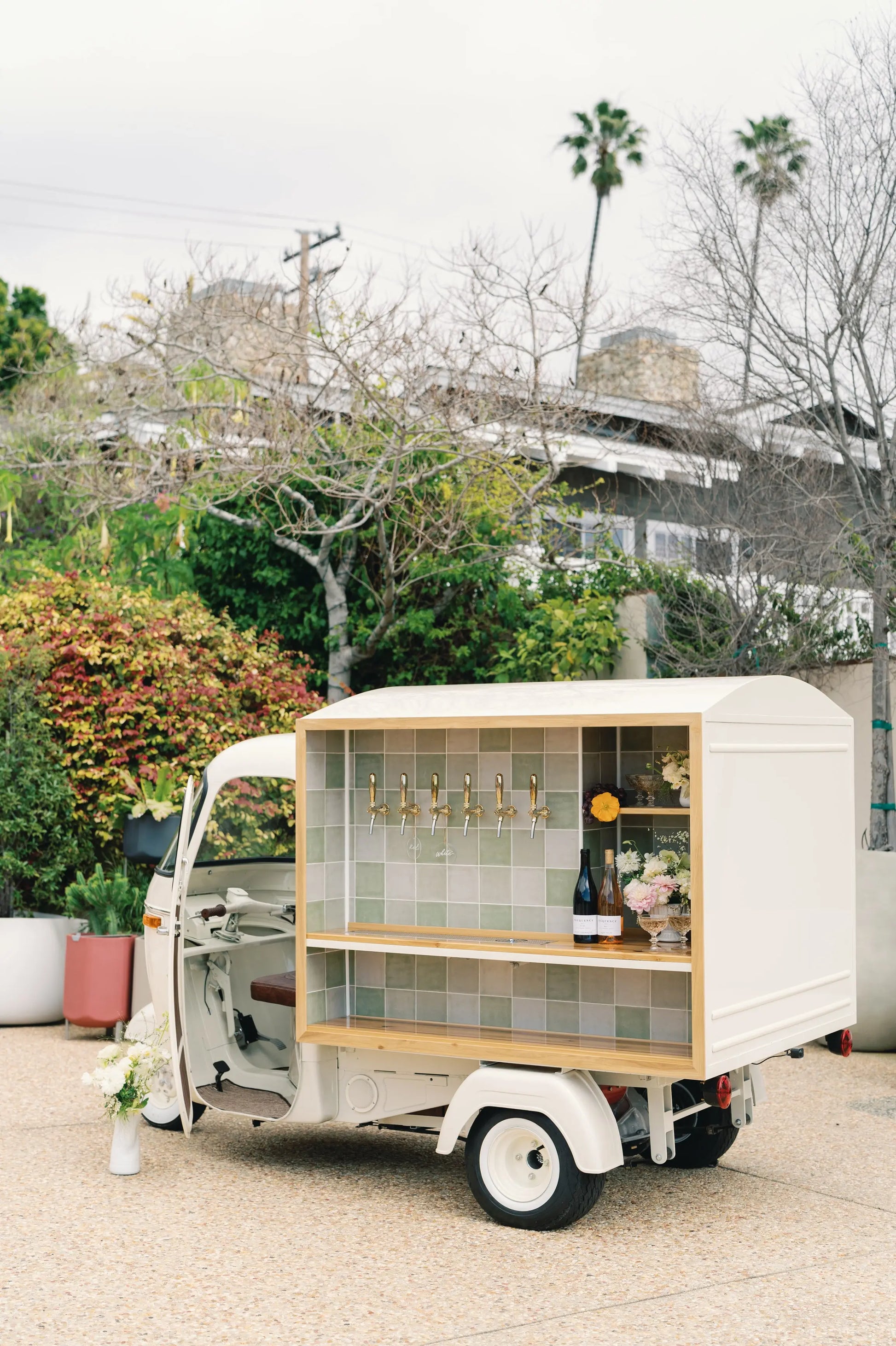 Vintage Italian Mobile Piaggio Bar Bottega Designs