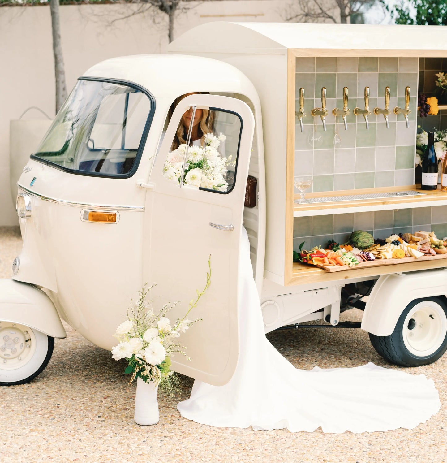 Vintage Italian Mobile Piaggio Bar Bottega Designs