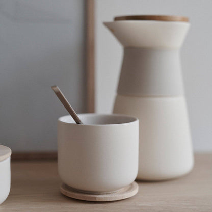 Theo cup, with coaster/lid - sand Studio Nordhaven