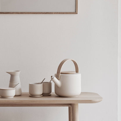 Theo cup, with coaster/lid - sand Studio Nordhaven