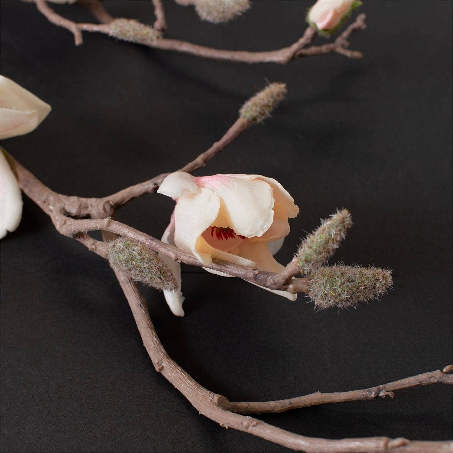 Spray - Real Touch Magnolia (Pk/06) Audrey's Home & Gift