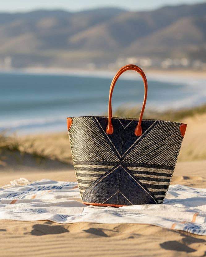 Mariposa Large Raffia Straw Tote Bag