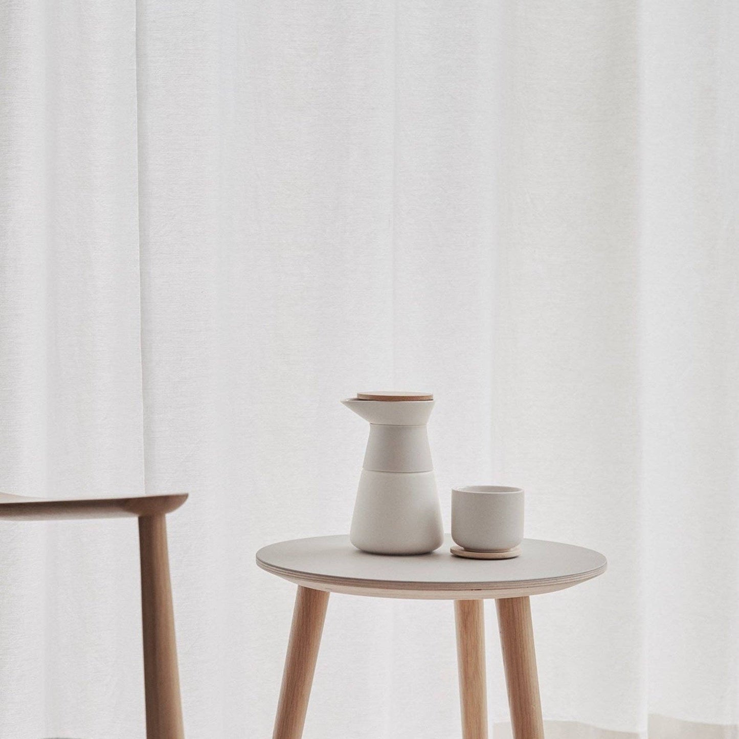 Theo cup, with coaster/lid - sand Studio Nordhaven